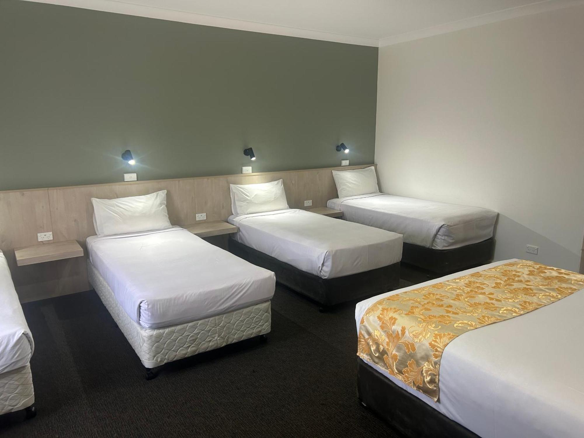 Country Lodge Motor Inn Батерст Экстерьер фото